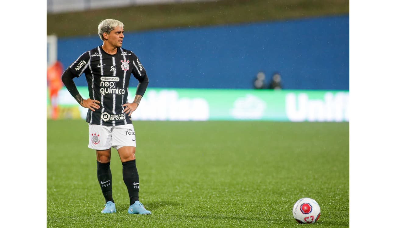 Zagueiro supera Fagner e se torna único jogador do Corinthians a participar  de todos os jogos da temporada