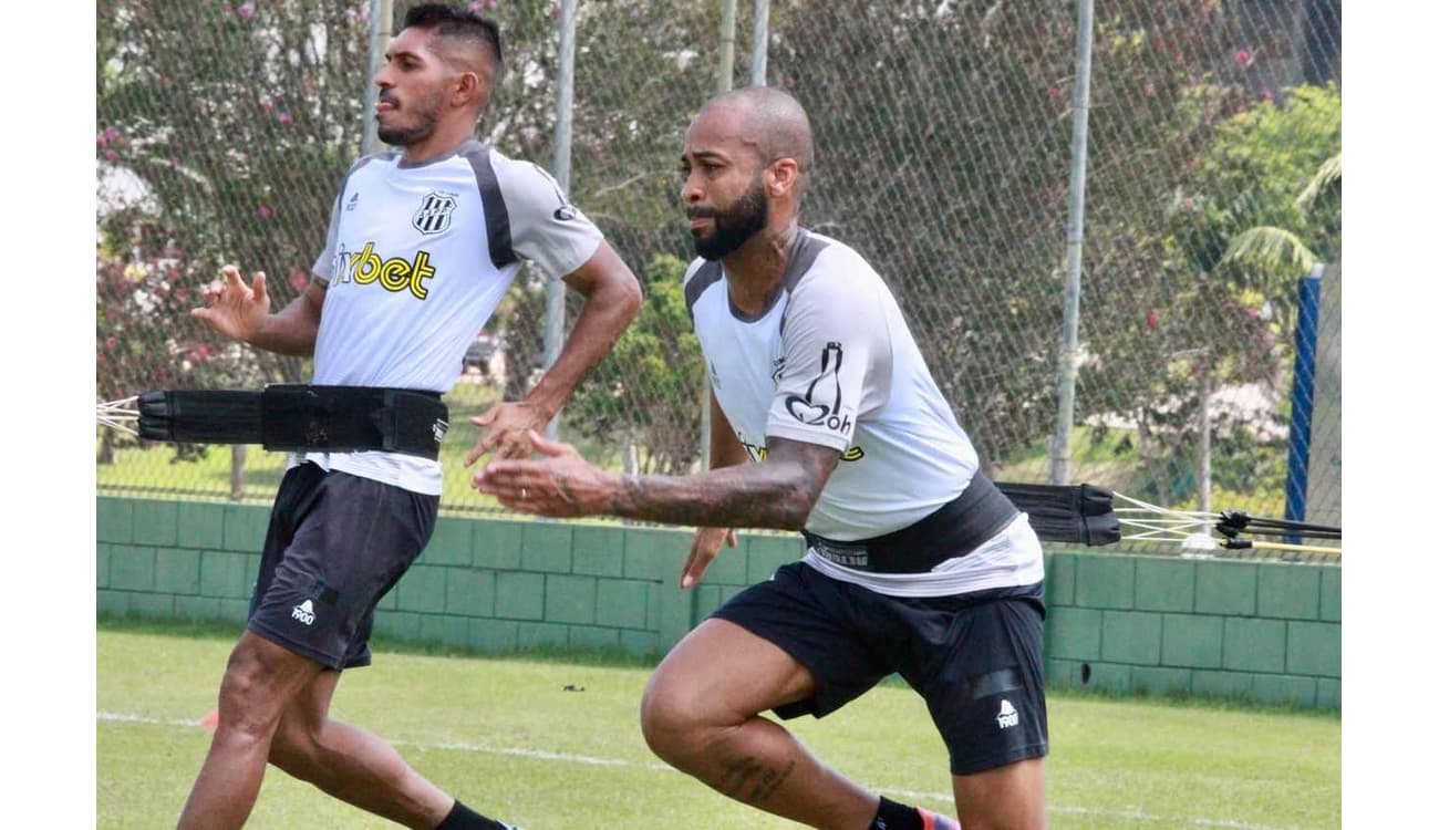 Volante Wesley, ex-Palmeiras, Santos e São Paulo, se aposenta do