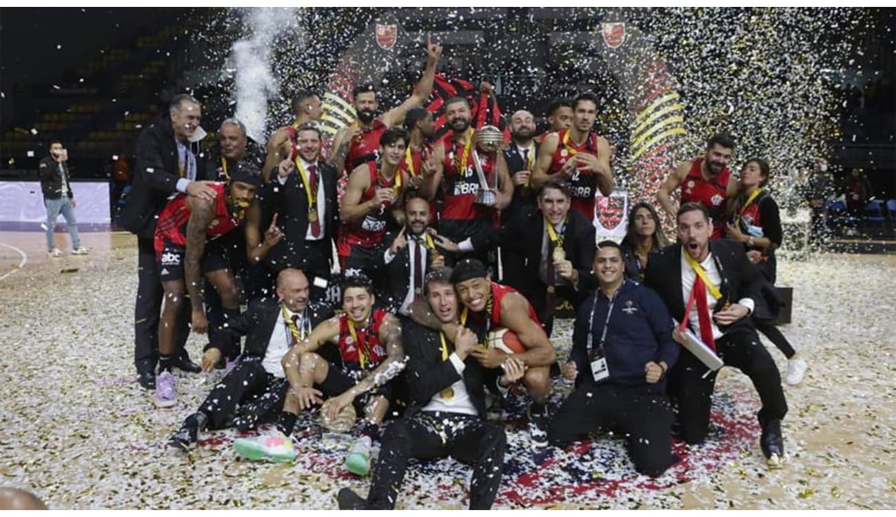 Basquete Brasil - CBB on X: Parabéns ao @TimeFlamengo pelo bicampeonato do  Mundial de Clubes da FIBA! Vitória contundente sobre o San Pablo Burgos, da  Espanha, por 75 a 62, no Cairo