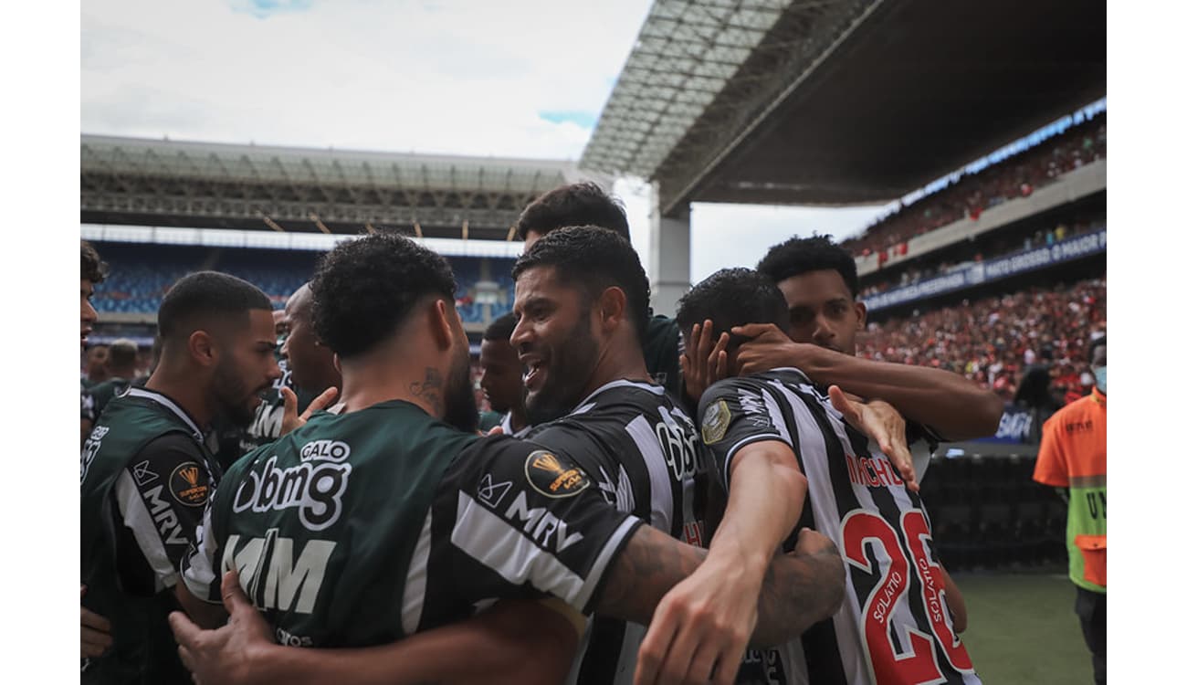 Hugo Souza, Arana, Lázaro e Godín: veja o que bombou durante a Supercopa do  Brasil - Lance!