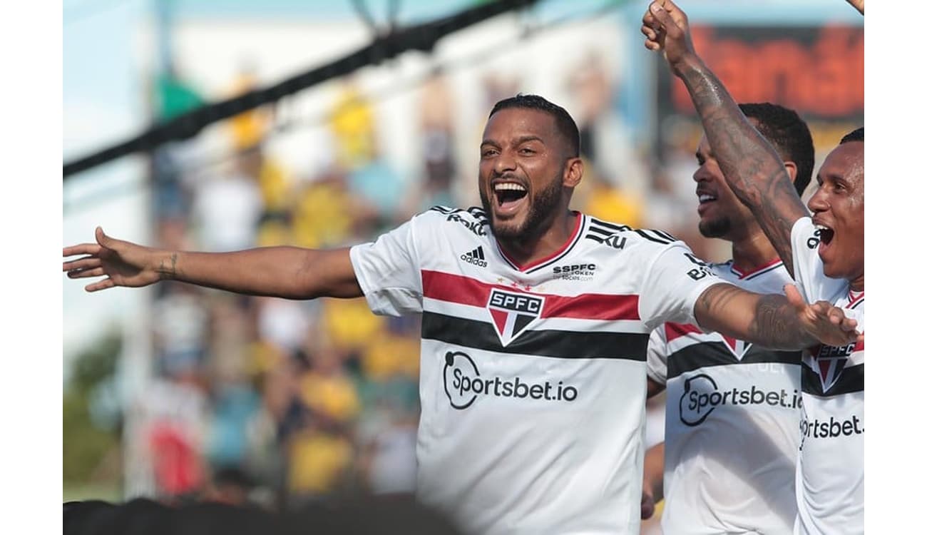 São Paulo FC on X: O lateral-esquerdo Reinaldo, os meias Igor