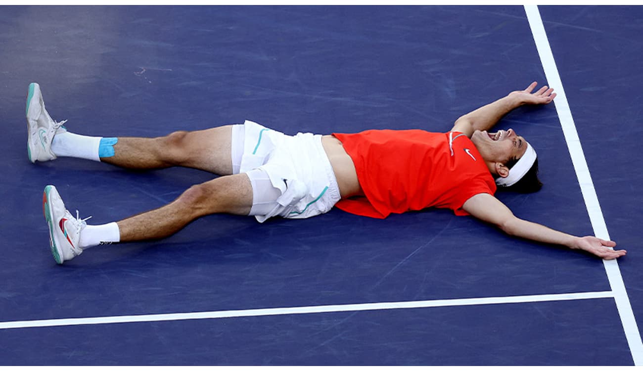 Djokovic bate Sinner, se garante na final e mira 8º título em