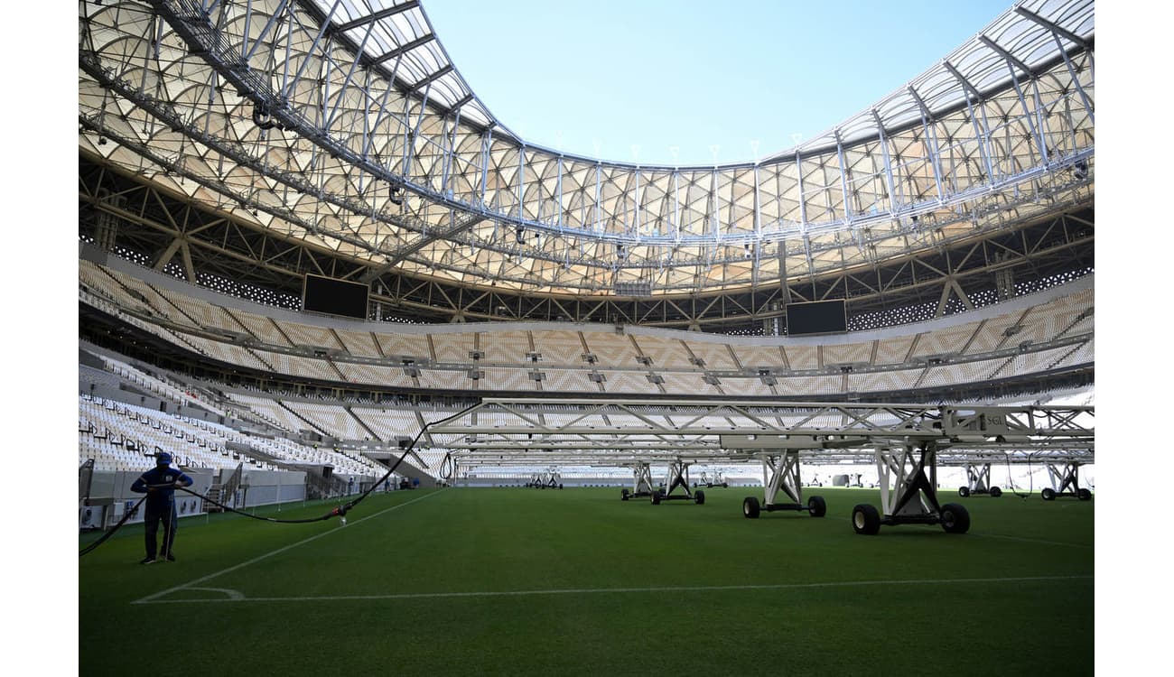 Copa do Mundo: Campos de futebol no Qatar receberam tecnologia especial -  Lance!