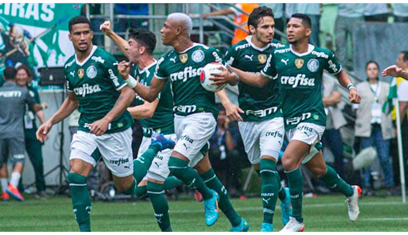 Palmeiras reverte vantagem do São Paulo, faz 4 a 0 e é campeão paulista