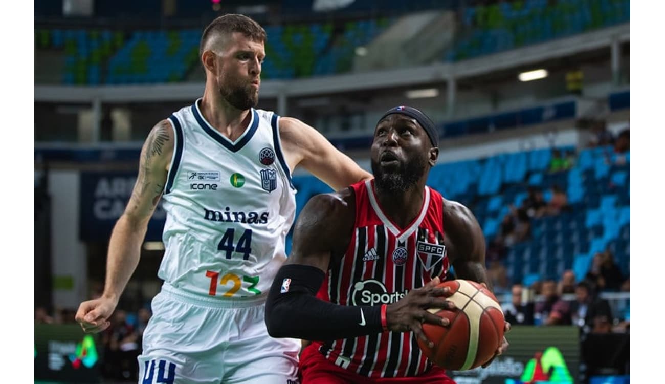 Técnico da equipe de basquete do São Paulo comenta sobre