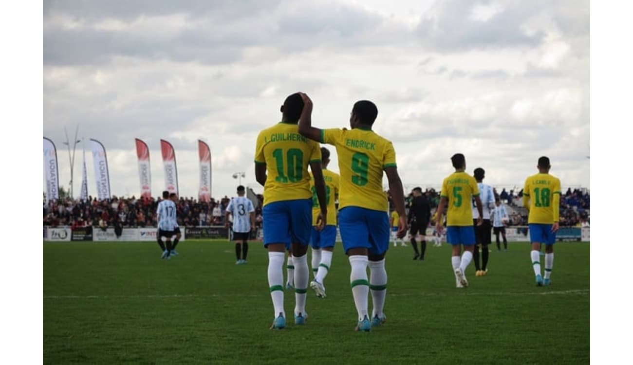 Palmeiras deve homenagear time campeão do Mundial sub-17 na 4ª