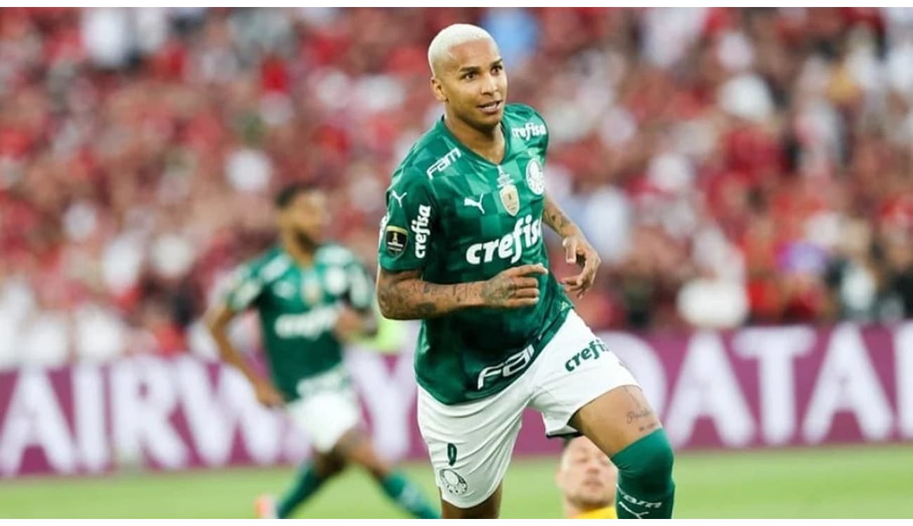 Deyverson nega ter cantado o Palmeiras não tem Mundial em vídeo