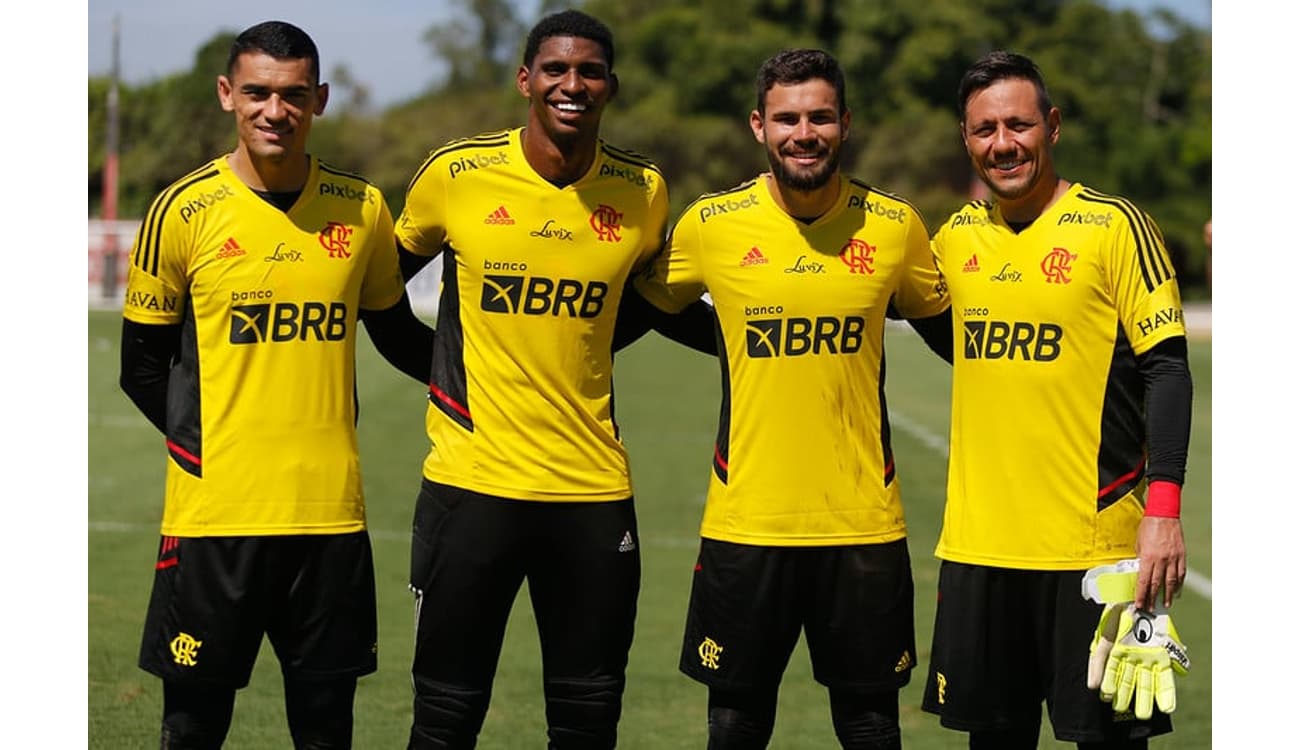 Novo titular? Matheus Cunha é eleito melhor goleiro da rodada do Brasileirão