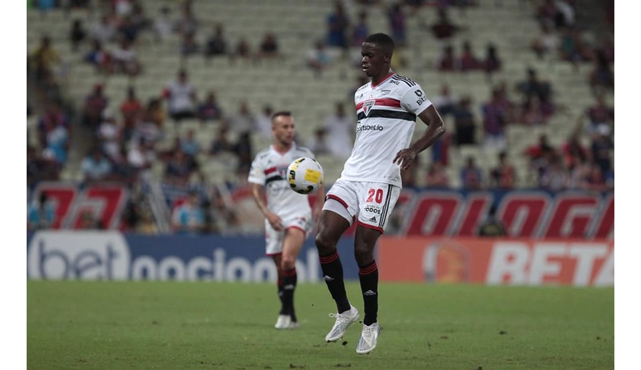 Amuleto da sorte? Andrés Colorado iguala recorde no São Paulo - Lance!