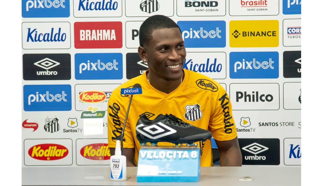 BRYAN ANGULO É O NOVO ATACANTE DO SANTOS FC 