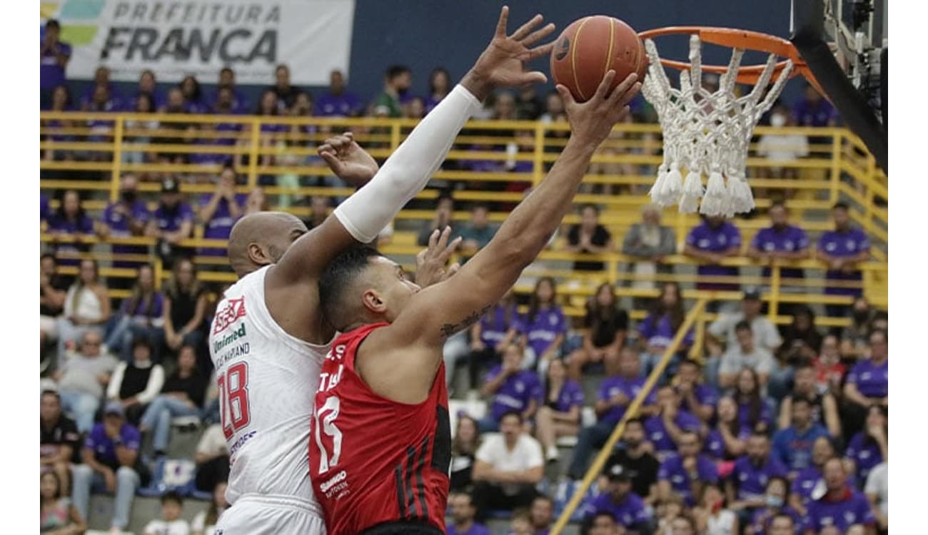 São Paulo vence Franca fora de casa e abre 1 a 0 na final do NBB