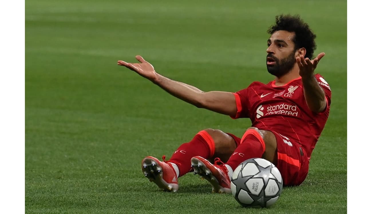 Salah faz 100° gol pelo líder Liverpool no Inglês em empate com