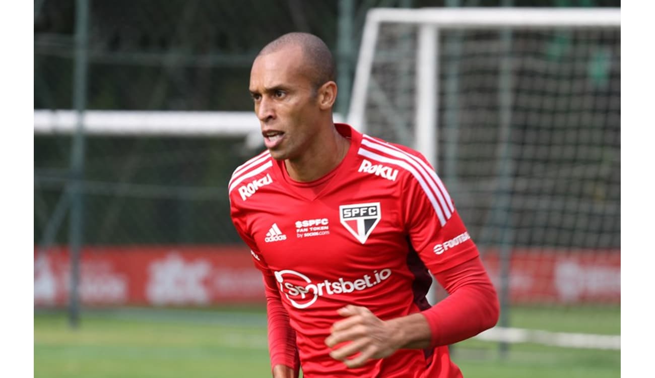 Amuleto da sorte? Andrés Colorado iguala recorde no São Paulo - Lance!