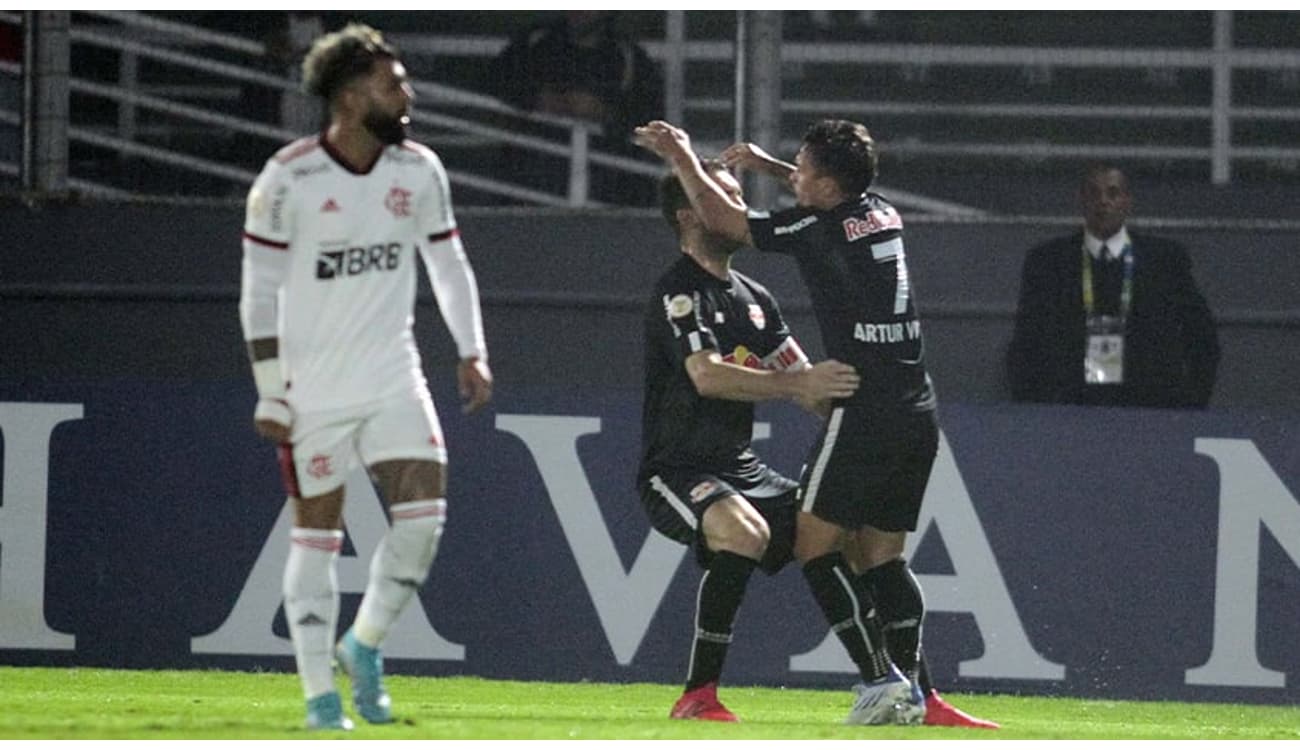 Brasileirão: Flamengo joga mal e é goleado pelo RB Bragantino por 4 a 0 -  EMERGÊNCIA 190