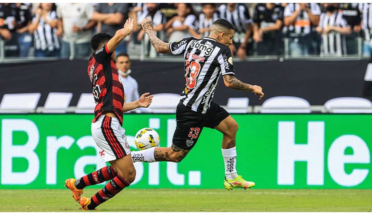 Na seleção chilena, Isla é mais um jogador do Flamengo que testa positivo  para Covid-19 - Lance!