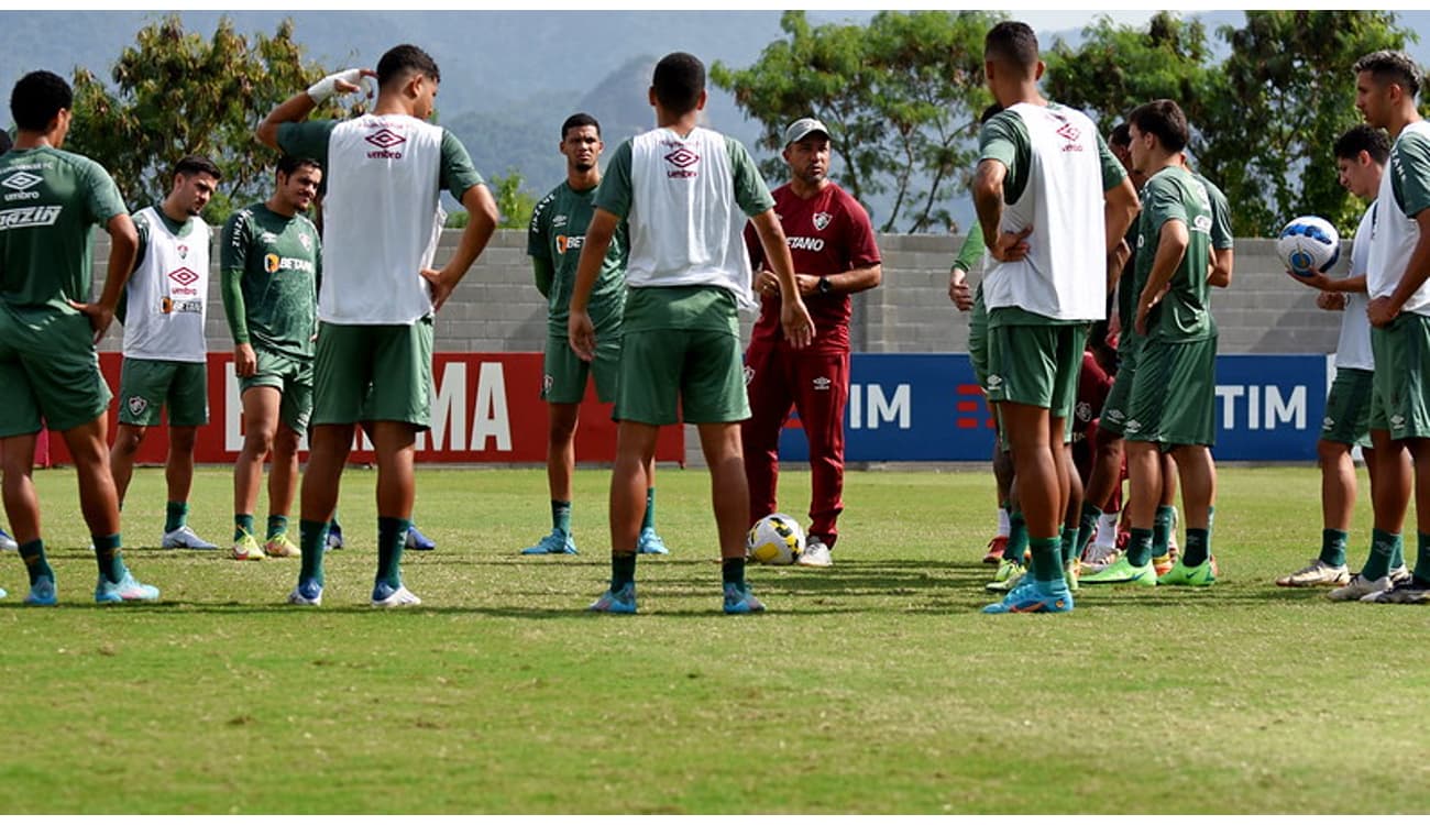 Seleção Brasileira de Vôlei Sub-19 estreia hoje no mundial com cinco  tricolores: uma atleta, o treinador e mais 3 profissionais