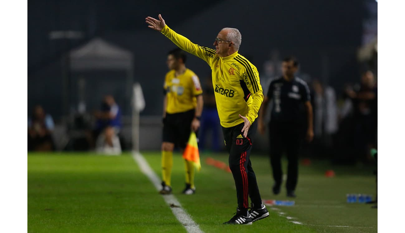 Flamengo descansa jogadores, mostra evolução e eleva confiança