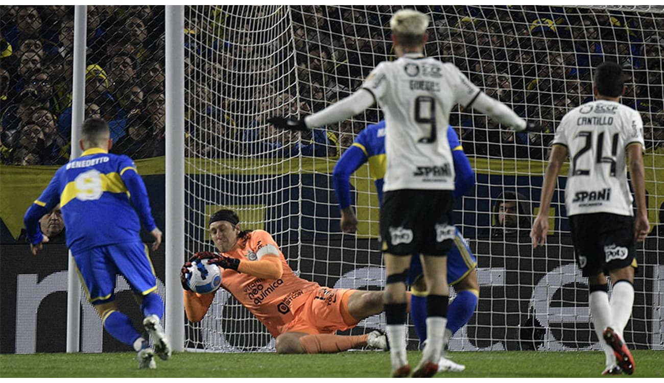 Lance - CÁSSIO É CORINTHIANS! 🧤⚽🦅 No dia do goleiro, Cássio escreve mais  uma vez seu nome na história do Timão. Ídolo máximo! 👏👏 #corinthians # cássio #goleiro