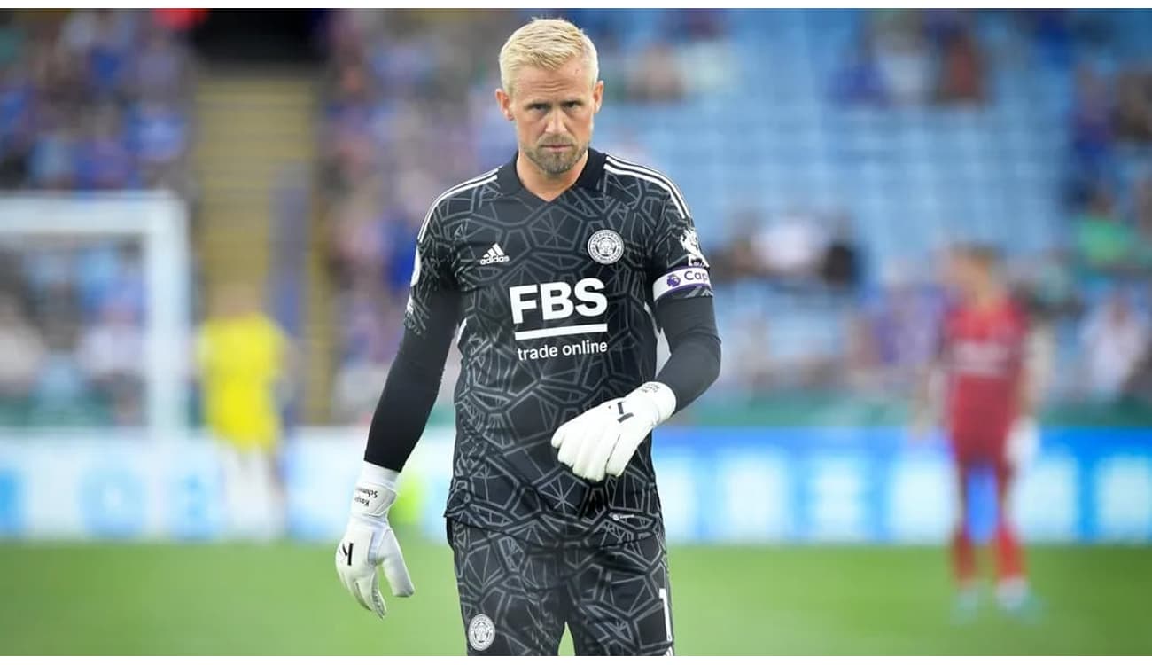 Livre no mercado, Kasper Schmeichel é oficializado no Anderlecht