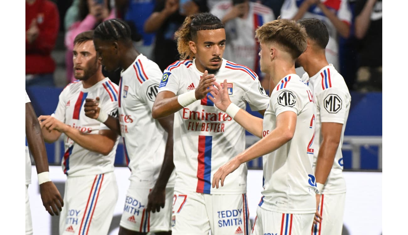 Brasil Lyonnais: Lyon passeia em jogo contra o Reims e se torna o líder  provisório da Ligue1