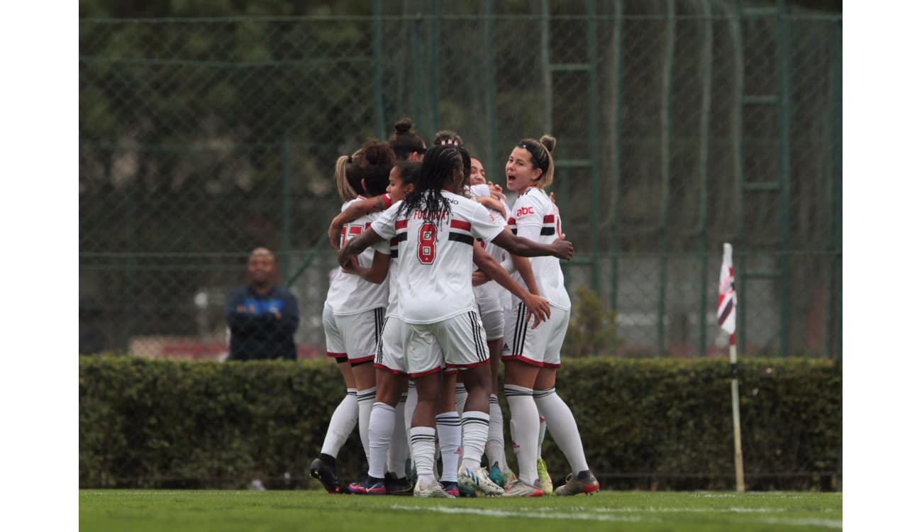 São Paulo massacra o Santos pelo Paulista feminino