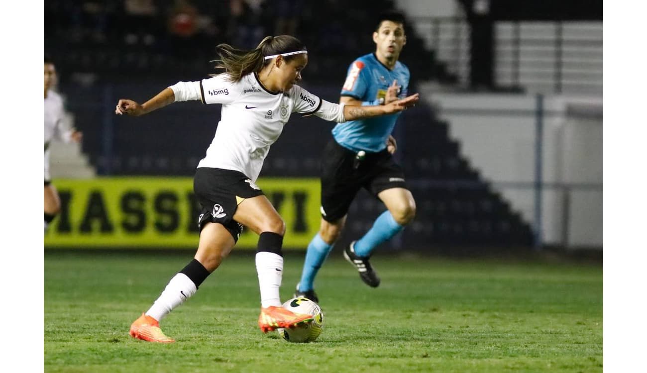 Corinthians Futebol Feminino on X: FIM DE JOGO, VITÓRIA DAS BRABAS! 🔥 O  Timão bate o Atlético-MG por 1 a 0 e avança para as semifinais da Supercopa  Brasil! 💜🖤 ⚽ Vic