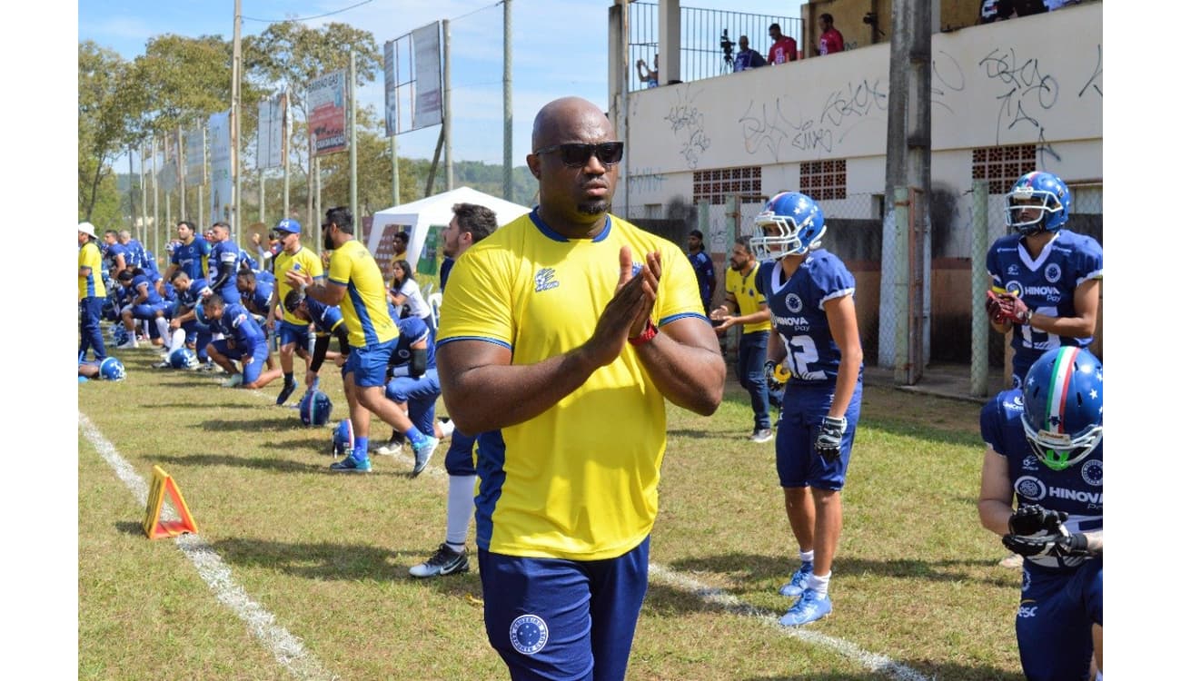 Quer jogar futebol americano? América Locomotiva fará seletiva de atletas -  Lance!