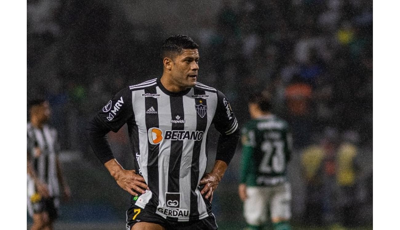 Atlético confirma lesão de Hulk; jogador só voltará a campo em