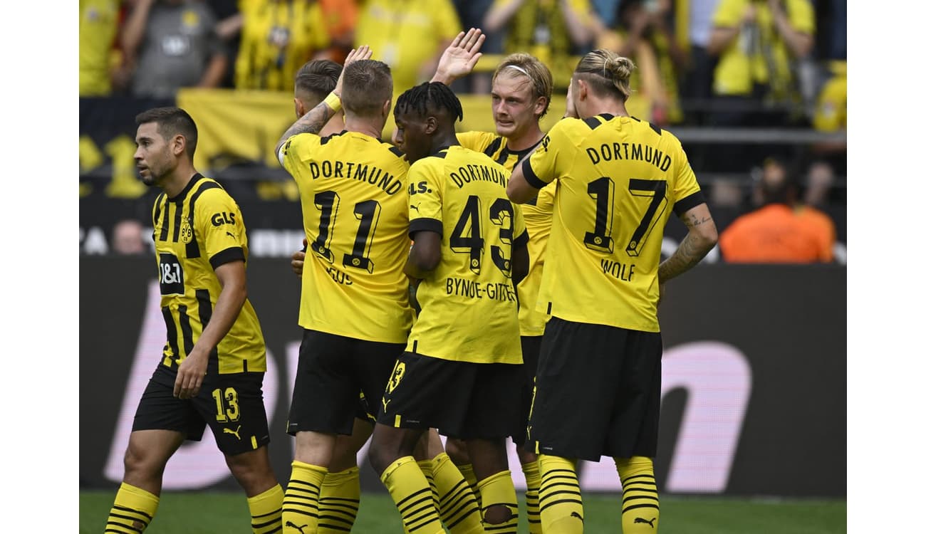 Borussia Dortmund e Augsburg empatam em 1 a 1 pelo Campeonato Alemão