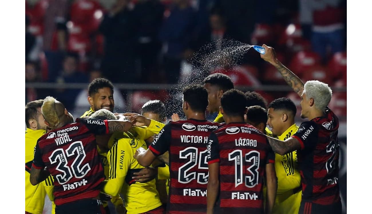 Elenco alternativo do Flamengo impressiona rivais, e termo 'time reserva  dos caras' viraliza nas redes sociais - Coluna do Fla