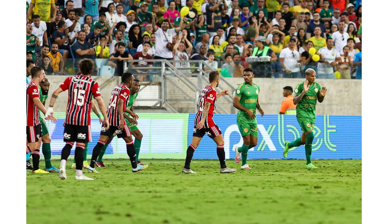 JOGOS DE HOJE, 04/09: Flamengo x Ceará, Corinthians x Internacional,  Arsenal x Manchester United e mais; veja onde assistir FUTEBOL AO VIVO e  streaming