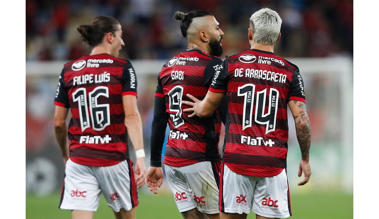 Jogo das Estrelas' de Zico terá 13 ex-jogadores do Flamengo