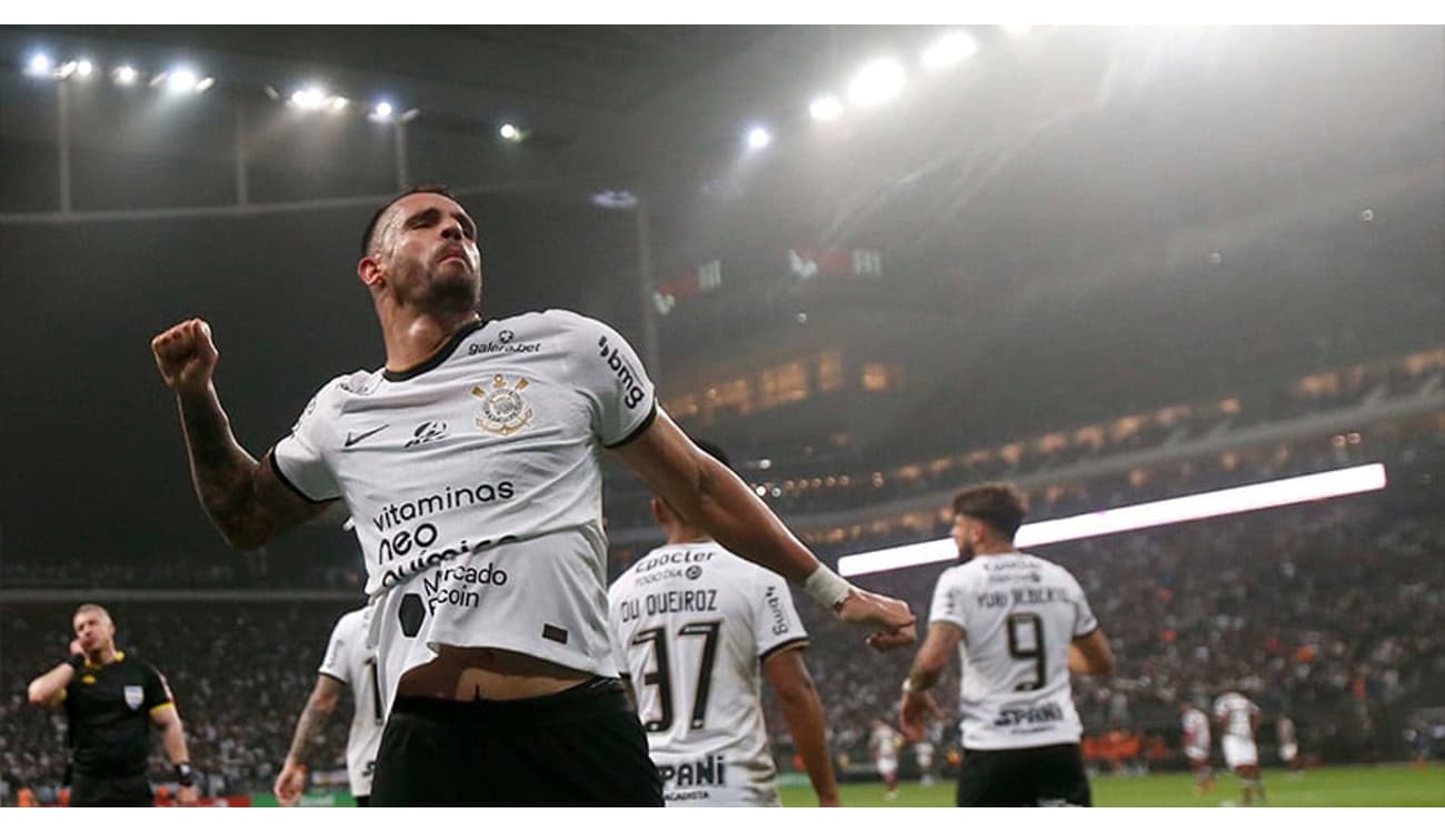 Corinthians sai na frente, é amassado na reta final e Fluminense