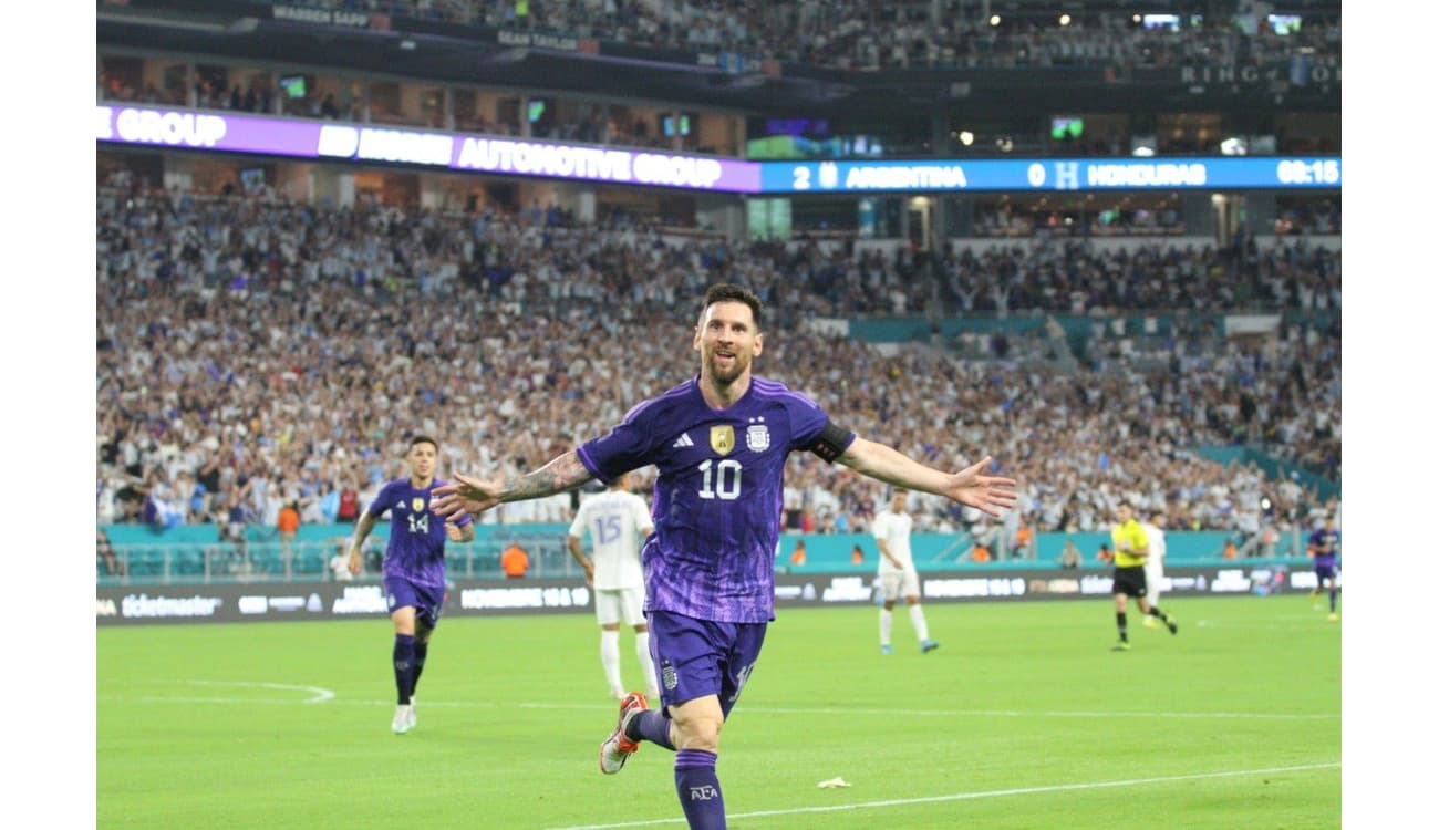 Messi brilha, marca duas vezes, e Argentina vence amistoso contra Honduras  - Lance!