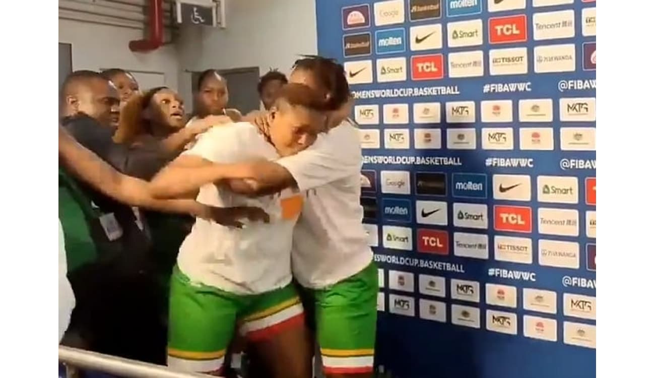 Jogadoras do Mali armam pancadaria após partida no Mundial de