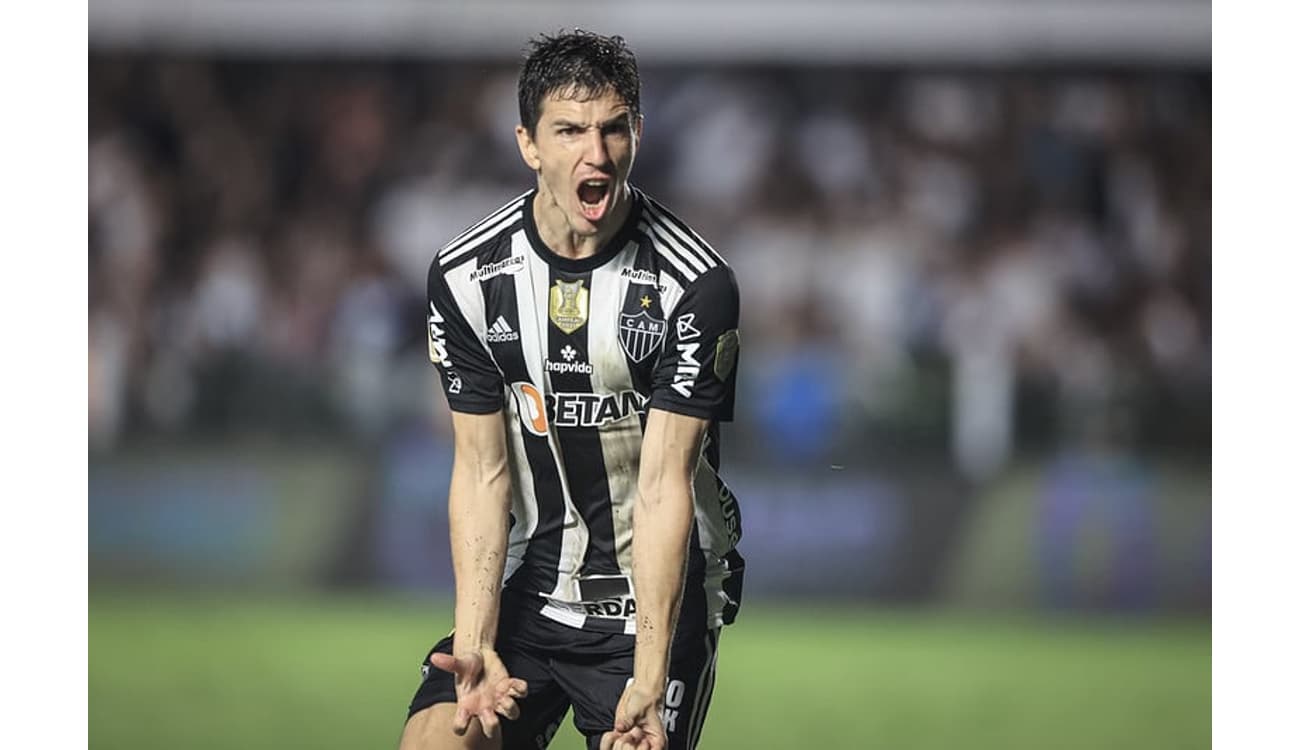 Souza, ex-Vasco e São Paulo, fica livre para assinar pré-contrato