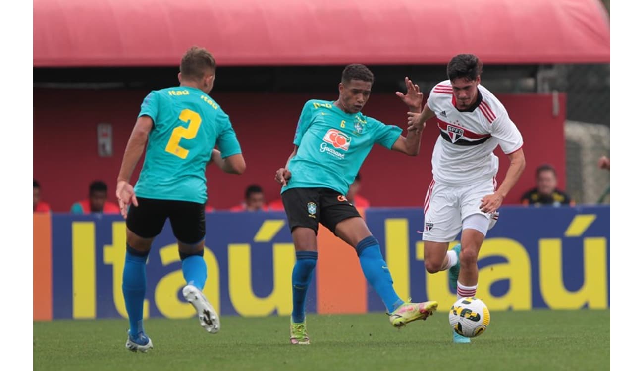 São Paulo parabeniza dupla de Cotia campeã mundial sub-17 - Gazeta