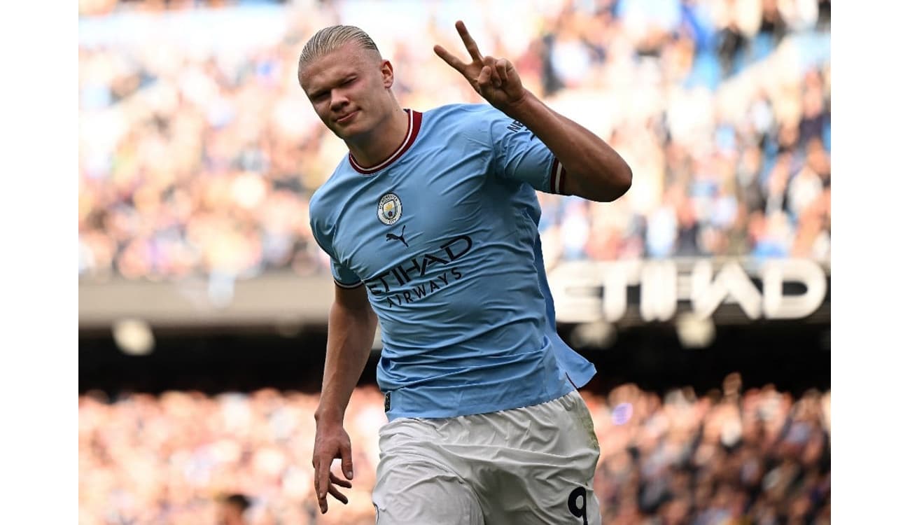 Haaland faz 13º gol em 20 jogos pelo City, que goleia e assume a liderança  da Premier League - Premier League - Br - Futboo.com