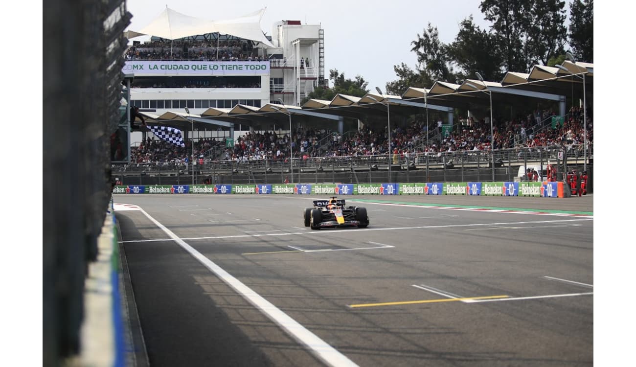 Fórmula 1: Verstappen sai na frente no GP do México; veja horário da  corrida - ISTOÉ DINHEIRO