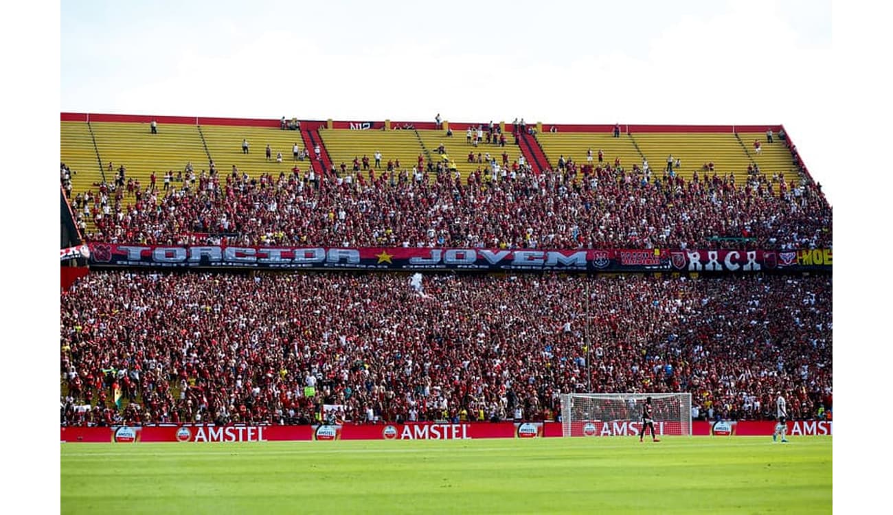 Final da Libertadores: Torcedores do Flamengo se reúnem para assistir o jogo  no Esporte Clube Maricá - Lei Seca Maricá