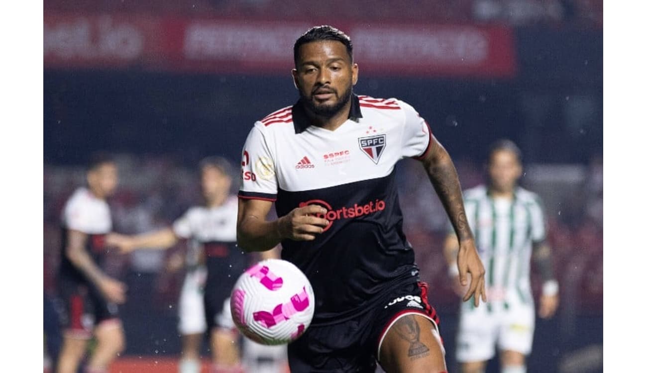 São Paulo não deve renovar com Reinaldo; veja quem sai e fica em 2023