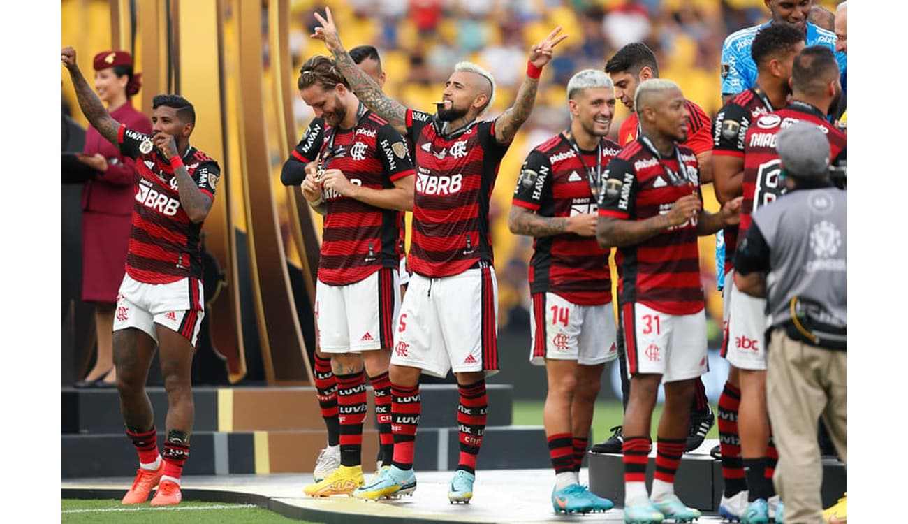 Após mais empréstimo fracassado, Real Madrid admite vender ex-jogador do  Flamengo, Esporte