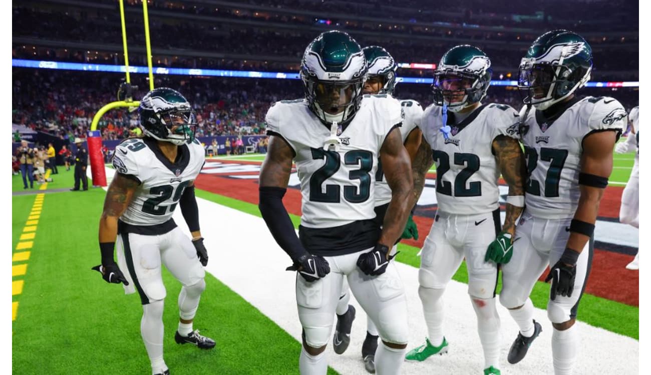 Eagles dominam Texans após intervalo e seguem invictos na