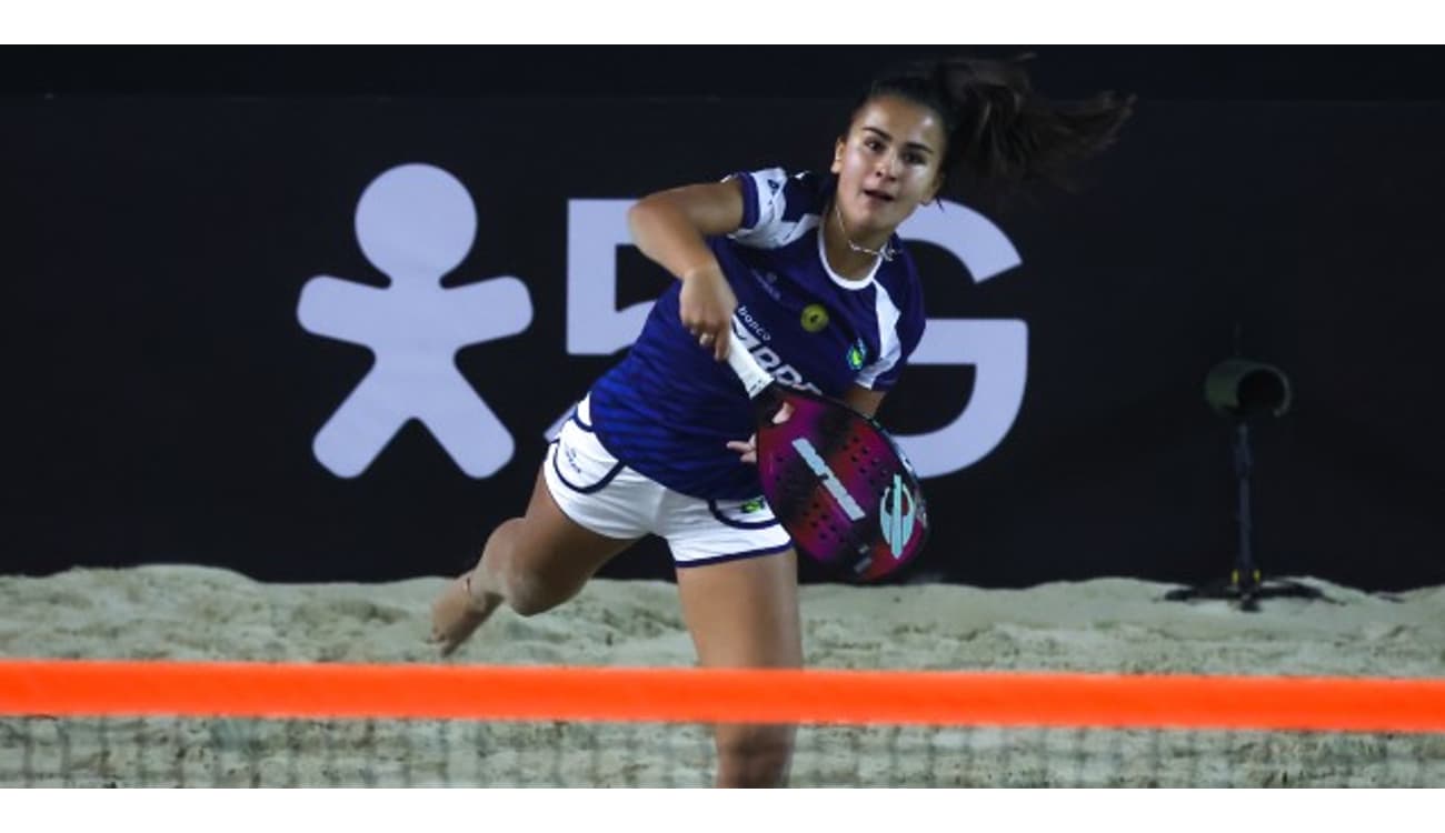 Tênis Feminino inicia com vitória participação nos Regionais