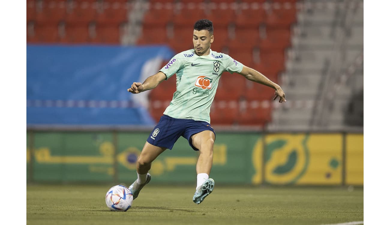 Mais 12 jogadores se apresentam à Seleção para jogo das Eliminatórias da  Copa