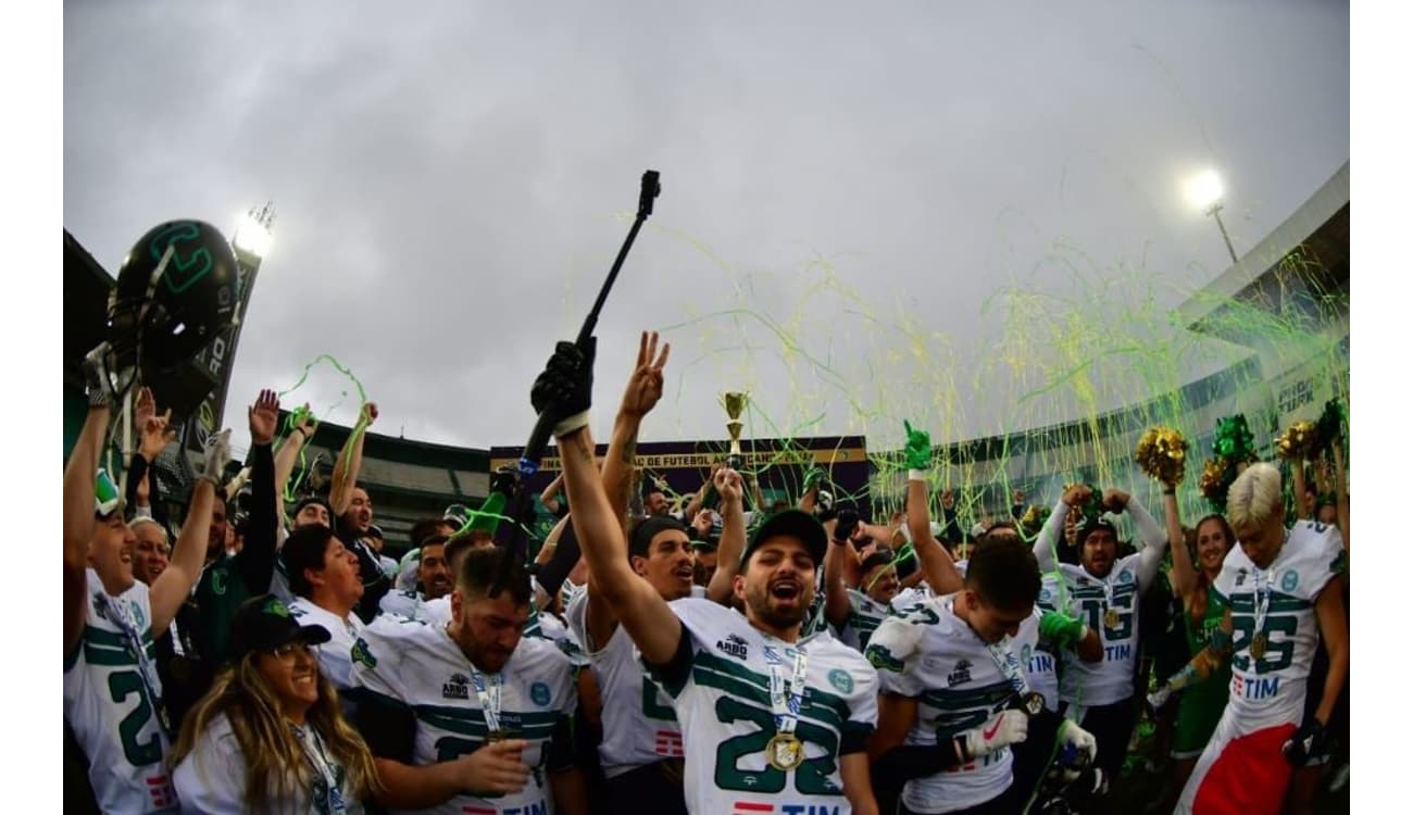 CBFA - Confederação Brasileira de Futebol Americano - É amanhã!!! O Estádio  Couto Pereira está pronto para a decisão do Brasileirão de Futebol Americano  entre Coritiba Crocodiles e Galo Futebol Americano! E