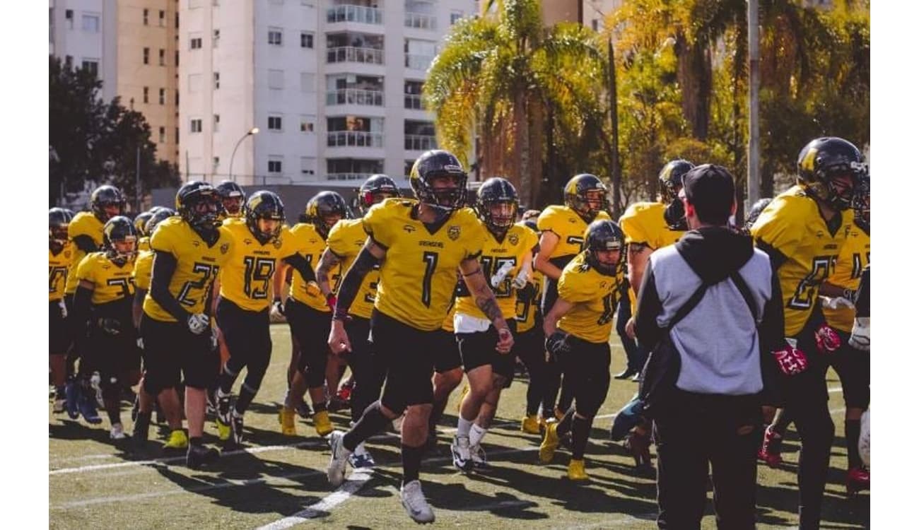 Time de futebol americano Ocelots abre seleção para novos atletas