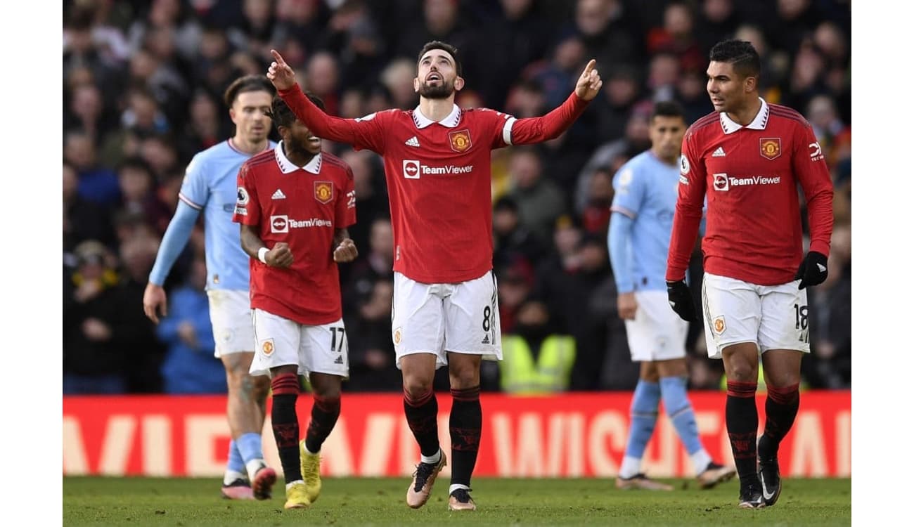 Tottenham conta com empate do Arsenal para assumir liderança do Inglês;  United ganha de virada - Esportes - R7 Futebol