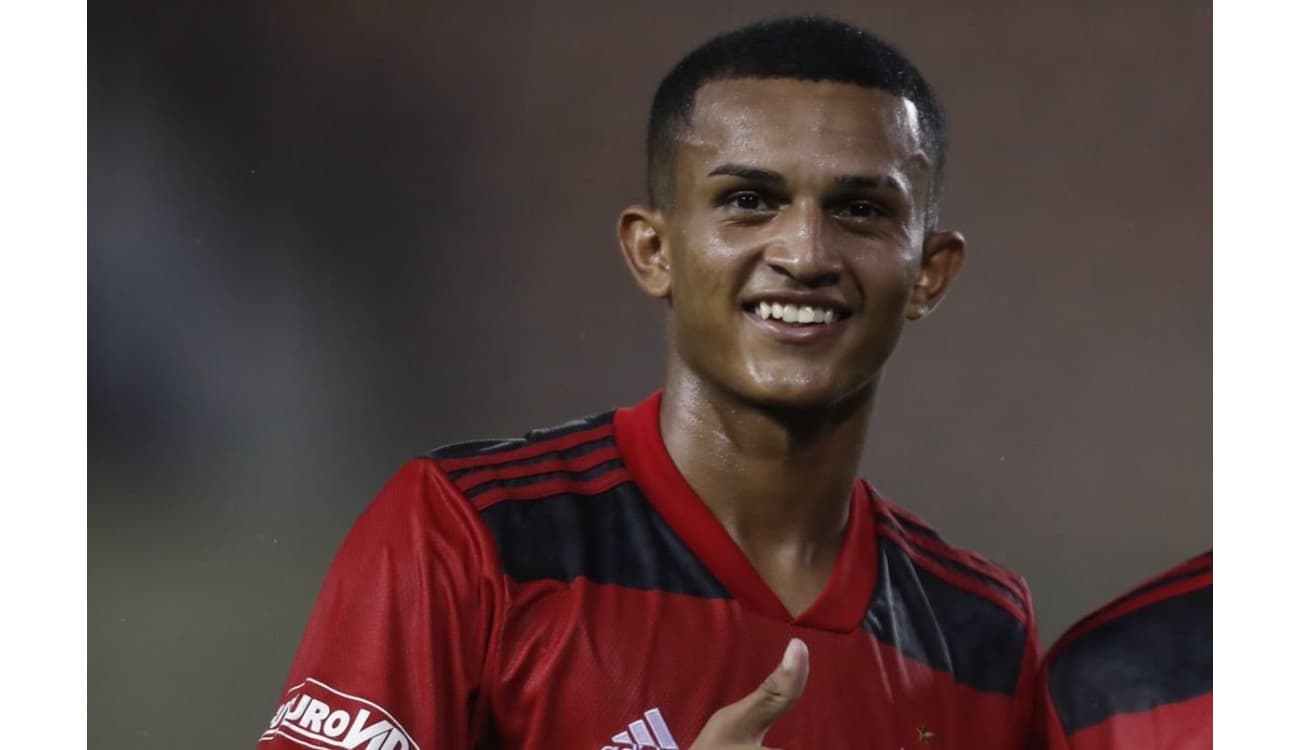 Flamengo pede alto, e Barcelona recua em negociação por joia da base