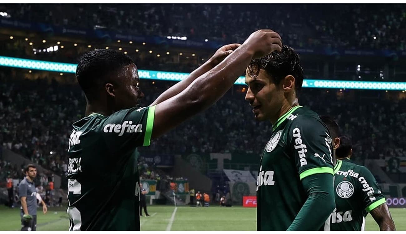 Paulistão on X: CRAQUE DO VERDÃO! Em mais uma temporada em alta, Raphael  Veiga, do @Palmeiras é o Craque do Campeonato neste Paulistão Sicredi.  #MelhoresDoPaulistão #Premiação #PaulistãoSicredi #FutebolPaulista   / X